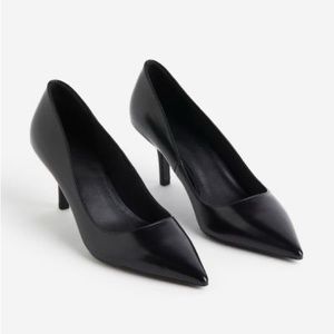 H&M | Black Pumps